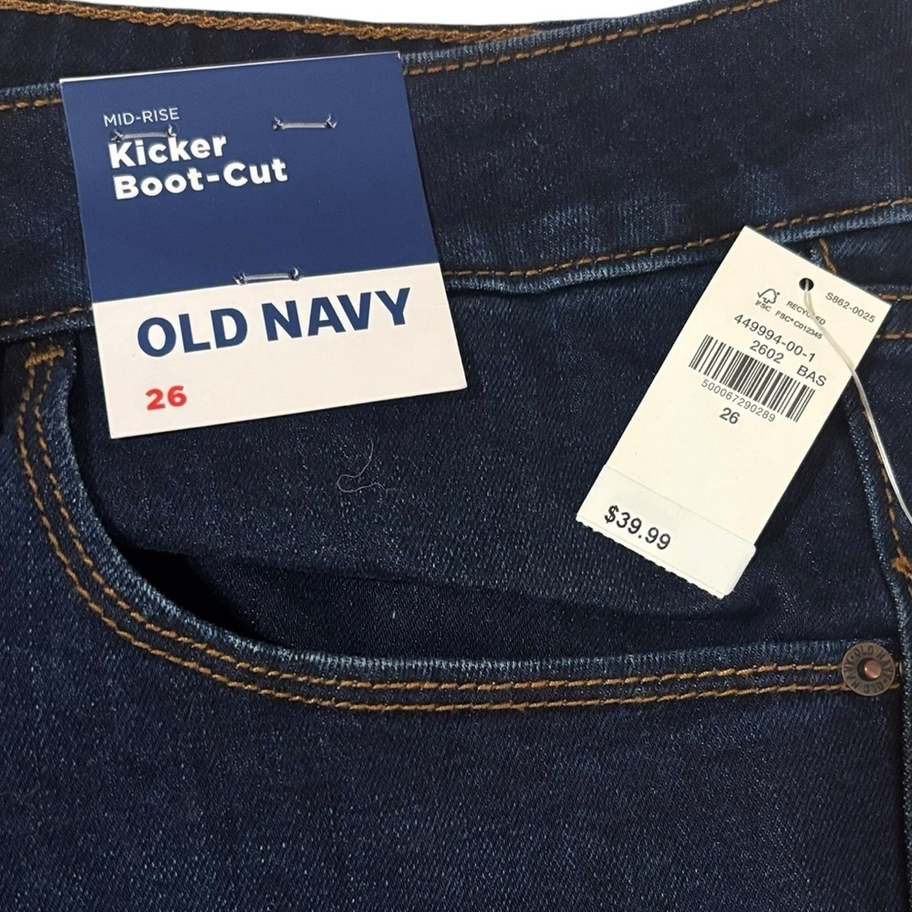 NWT Old Navy Women's Mid-Rise Kicker Boot Cut Jeans - Picture 3 of 6